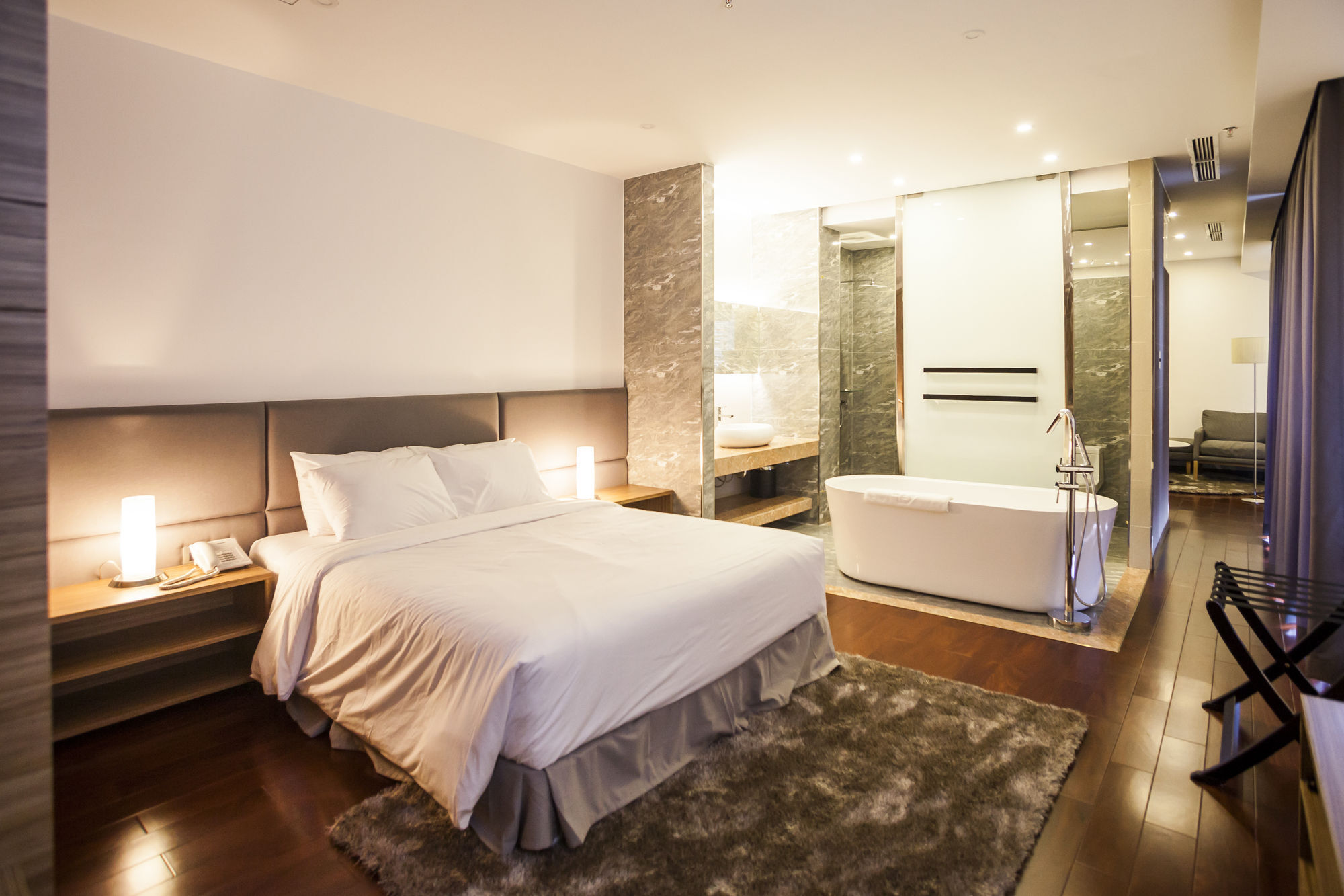 Charm Suite Residence Saigon 호치민 외부 사진